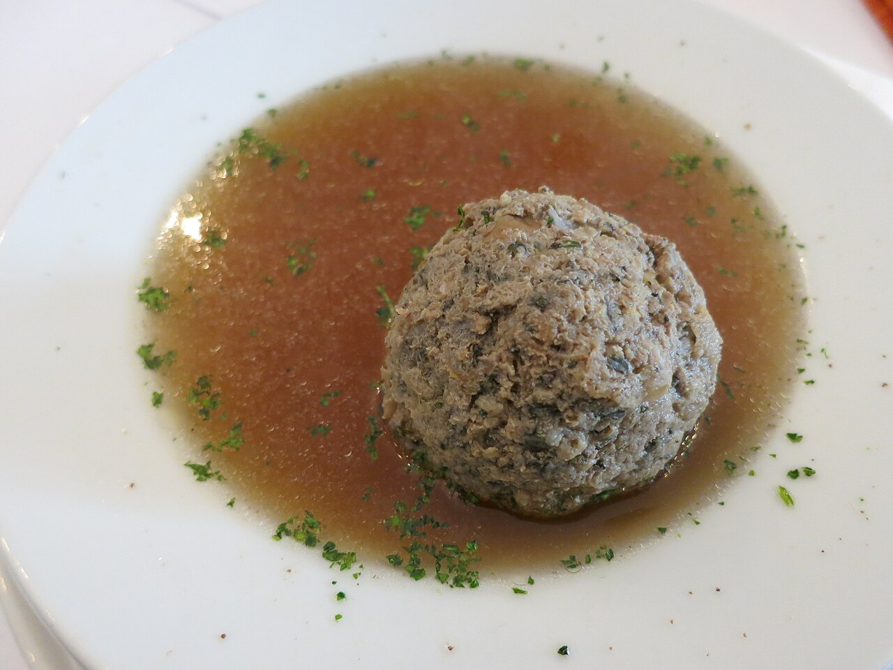 Leberknödelsuppe